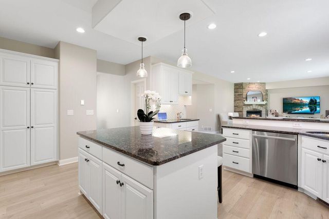 21390 France Boulevard, Lakeville, MN 55044