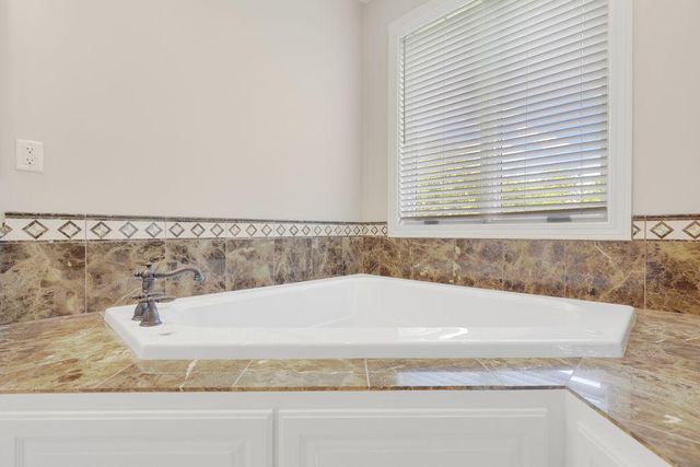 21390 France Boulevard, Lakeville, MN 55044