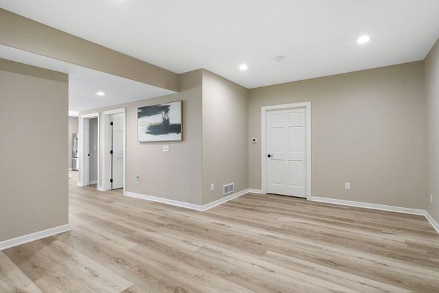 21390 France Boulevard, Lakeville, MN 55044