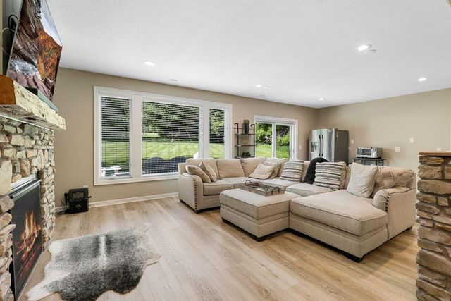 21390 France Boulevard, Lakeville, MN 55044