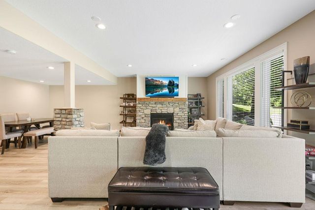 21390 France Boulevard, Lakeville, MN 55044