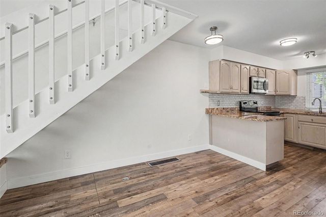 1936 Newland Court, Lakewood, CO 80214