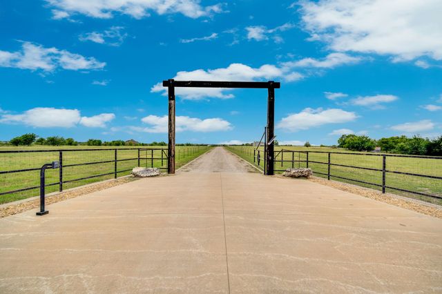 930 Pigg Road, Waxahachie, TX 75165