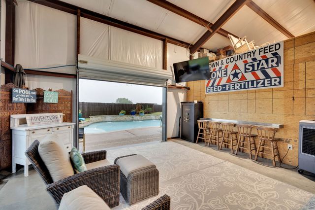 930 Pigg Road, Waxahachie, TX 75165