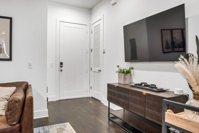 210 30th Ave N Apt 403, Nashville, TN 37203