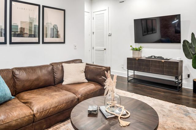 210 30th Ave N Apt 403, Nashville, TN 37203