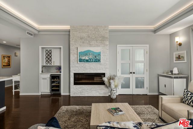 7250 FRANKLIN Avenue 616, Los Angeles, CA 90046