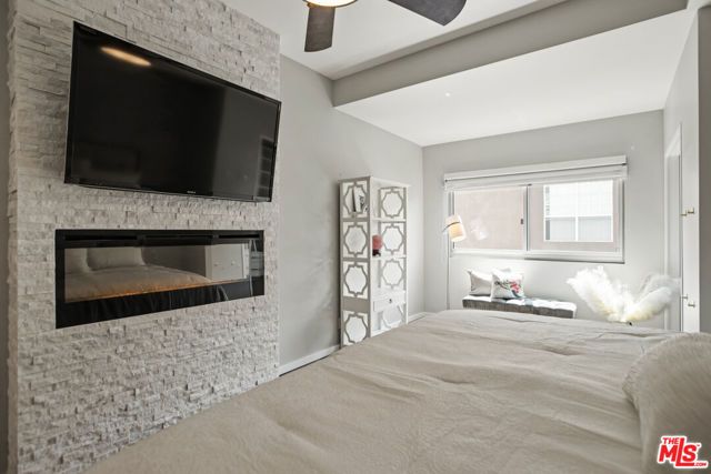 7250 FRANKLIN Avenue 616, Los Angeles, CA 90046