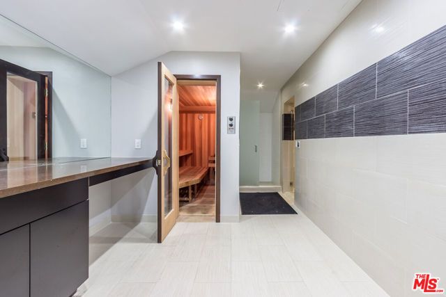 7250 FRANKLIN Avenue 616, Los Angeles, CA 90046