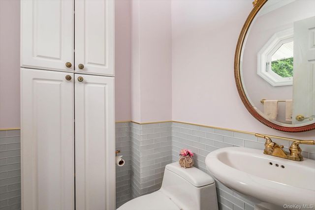 9 Rockaway Place, Massapequa, NY 11758