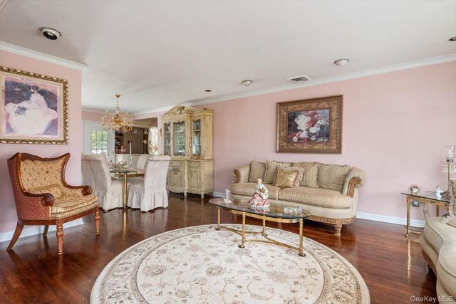 9 Rockaway Place, Massapequa, NY 11758