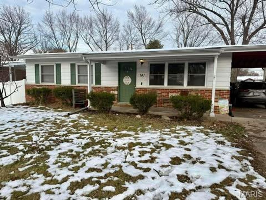 141 Becky Thatcher Drive, St Charles, MO 63303