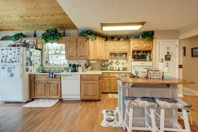 309 Bluebird Ln, Dickson, TN 37055
