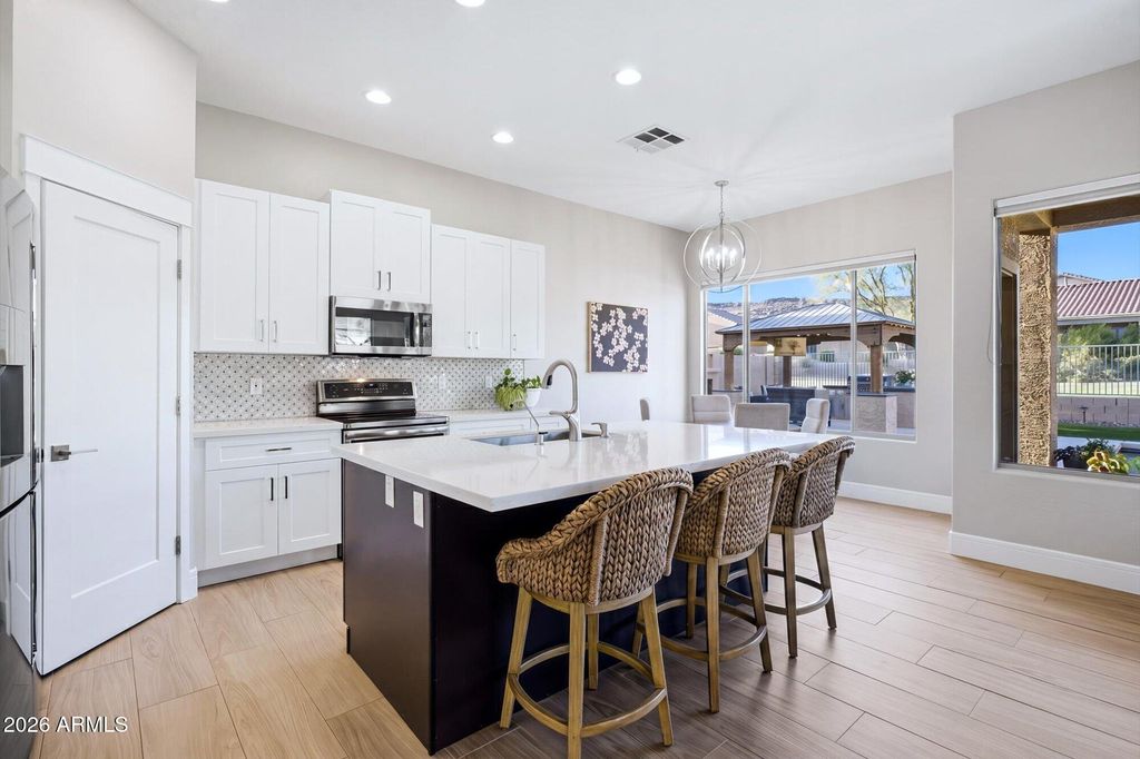 Image 10 of property listing at 25627 N HACKBERRY Drive, Phoenix, AZ 85083