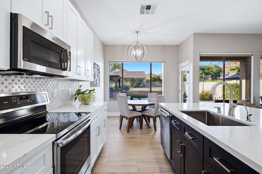 Image 12 of property listing at 25627 N HACKBERRY Drive, Phoenix, AZ 85083