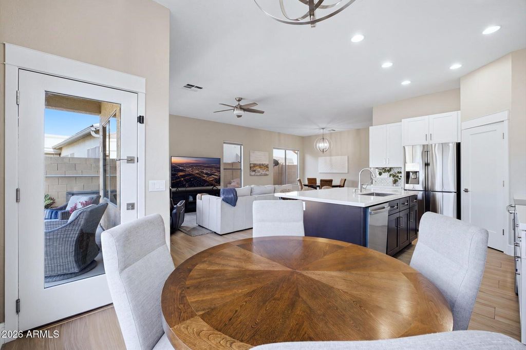 Image 13 of property listing at 25627 N HACKBERRY Drive, Phoenix, AZ 85083