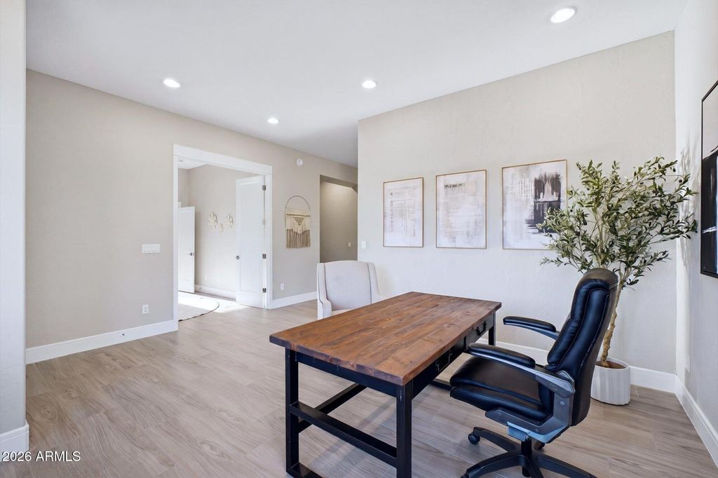 Image 17 of property listing at 25627 N HACKBERRY Drive, Phoenix, AZ 85083
