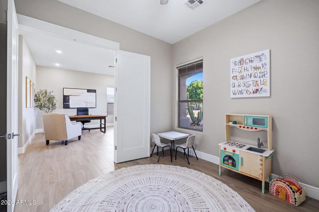 Image 18 of property listing at 25627 N HACKBERRY Drive, Phoenix, AZ 85083
