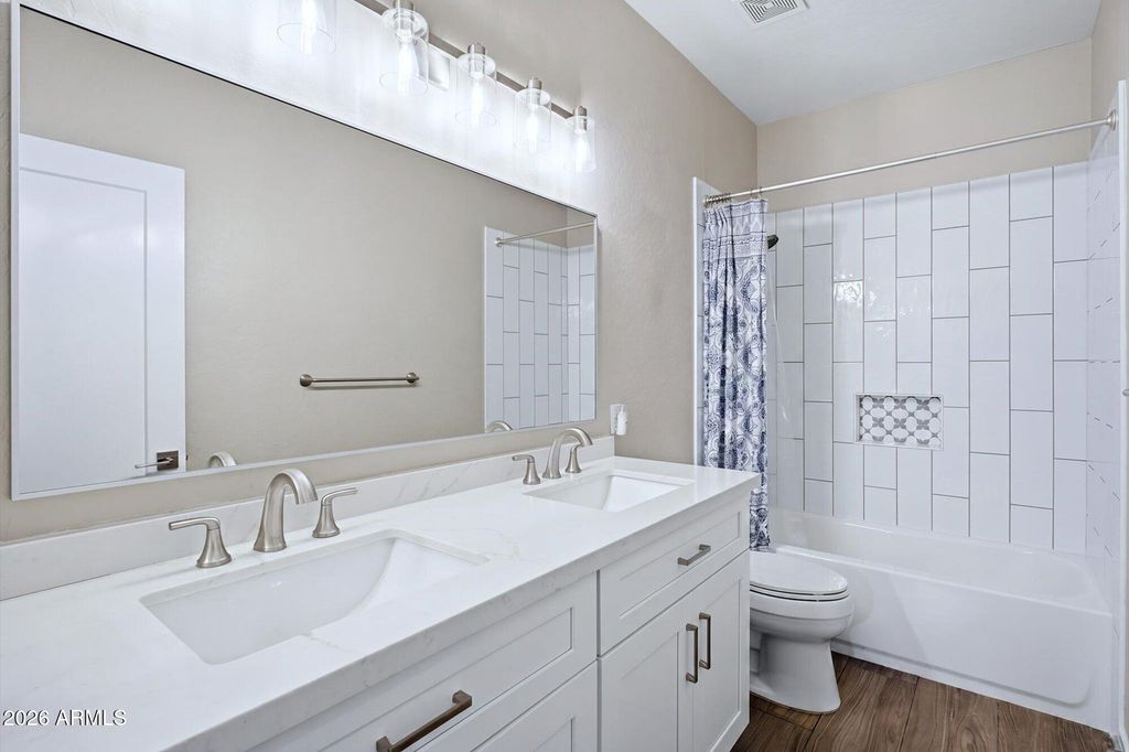 Image 25 of property listing at 25627 N HACKBERRY Drive, Phoenix, AZ 85083