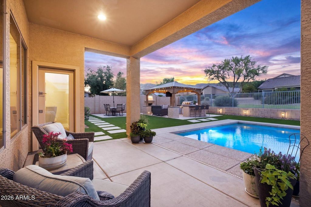 Image 29 of property listing at 25627 N HACKBERRY Drive, Phoenix, AZ 85083