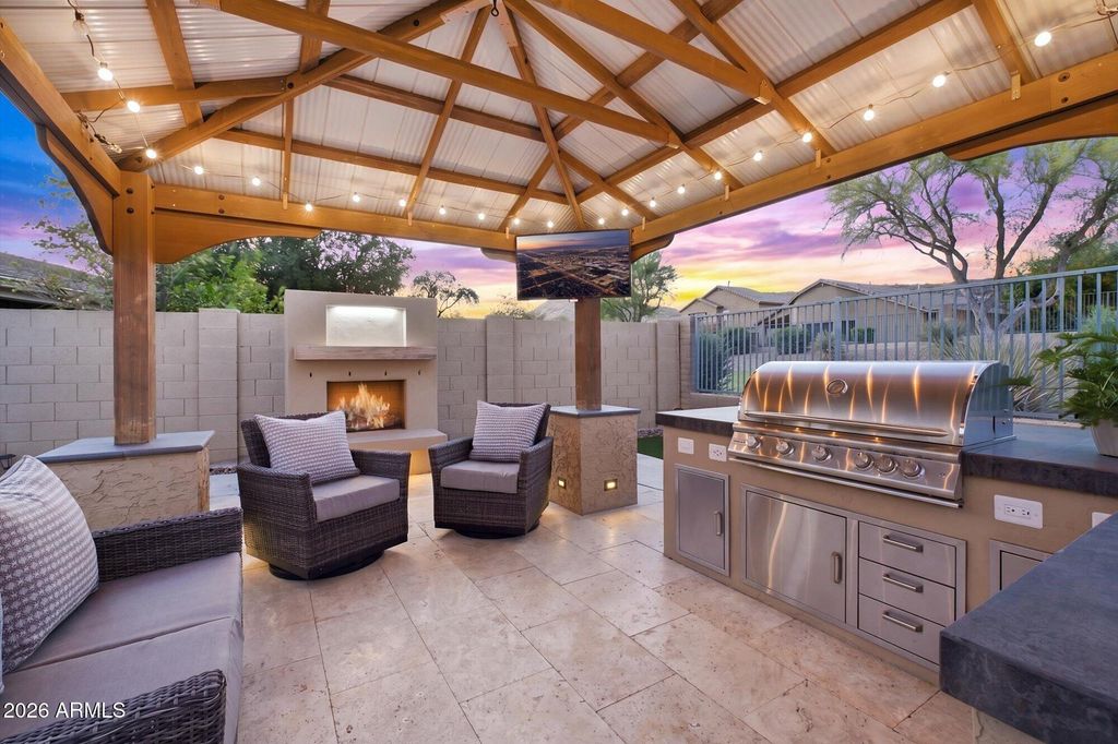 Image 31 of property listing at 25627 N HACKBERRY Drive, Phoenix, AZ 85083