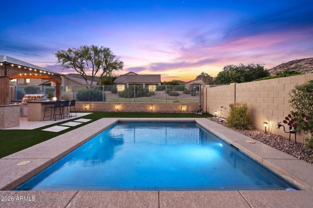 Image 33 of property listing at 25627 N HACKBERRY Drive, Phoenix, AZ 85083