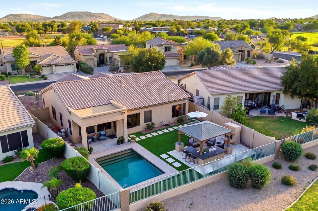Image 36 of property listing at 25627 N HACKBERRY Drive, Phoenix, AZ 85083