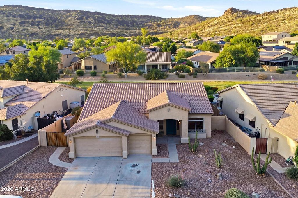 Image 38 of property listing at 25627 N HACKBERRY Drive, Phoenix, AZ 85083