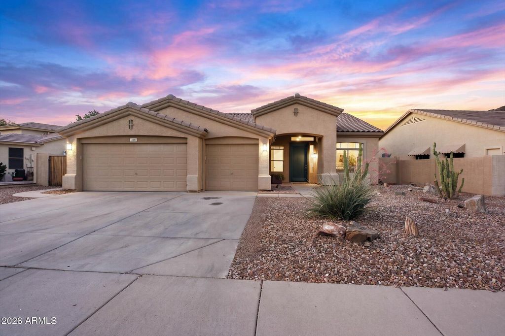 Image 40 of property listing at 25627 N HACKBERRY Drive, Phoenix, AZ 85083