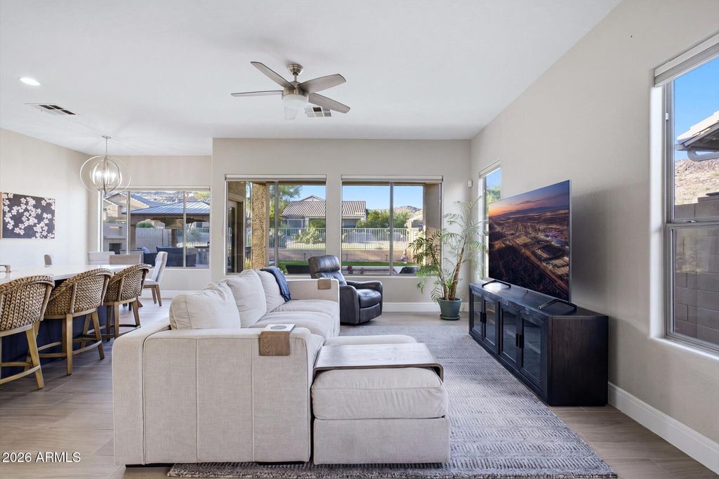 Image 5 of property listing at 25627 N HACKBERRY Drive, Phoenix, AZ 85083