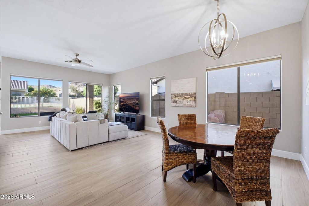 Image 8 of property listing at 25627 N HACKBERRY Drive, Phoenix, AZ 85083