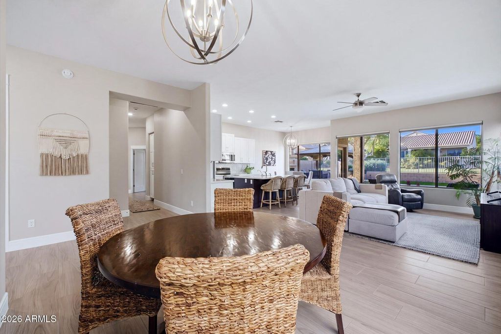 Image 9 of property listing at 25627 N HACKBERRY Drive, Phoenix, AZ 85083