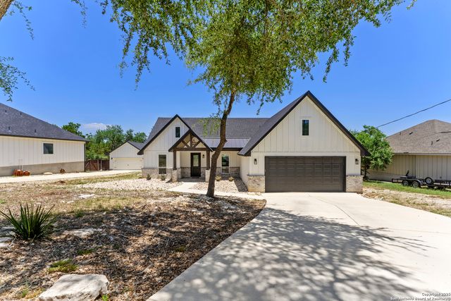 1101 Persimmon, Fischer, TX 78623