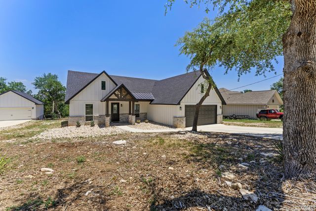 1101 Persimmon, Fischer, TX 78623