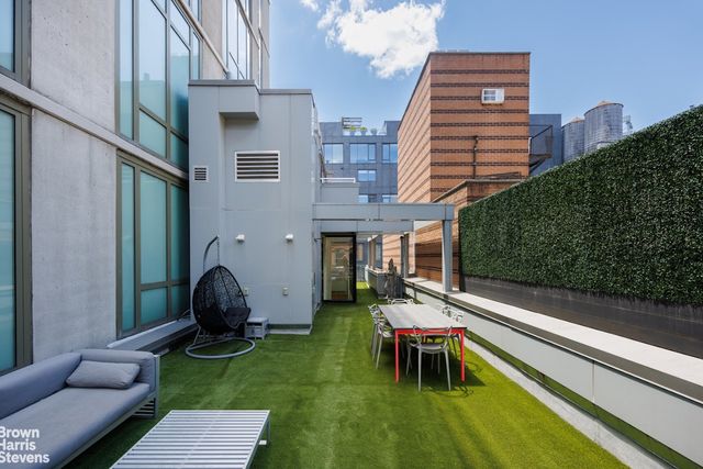 138 W 19th St Ph, New York City, NY 10011