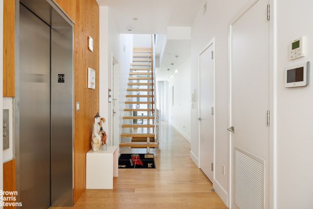 138 W 19th St Ph, New York City, NY 10011