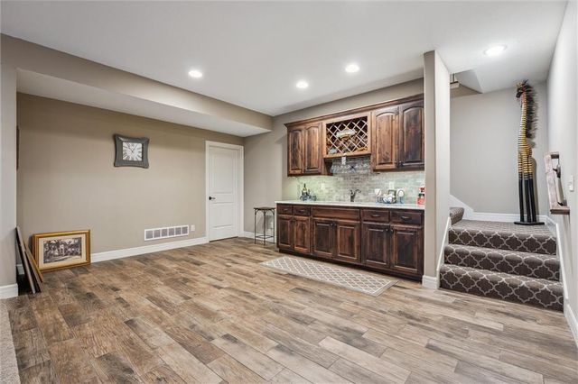 1214 Kingsland Circle, Raymore, MO 64083