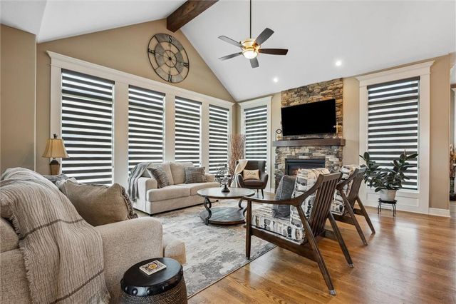 1214 Kingsland Circle, Raymore, MO 64083