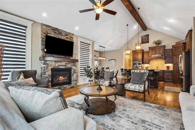 1214 Kingsland Circle, Raymore, MO 64083