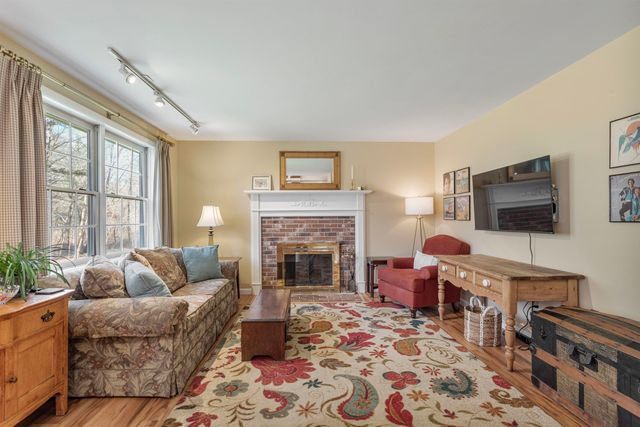 38 Mcintosh Way, Greenland, NH 03840
