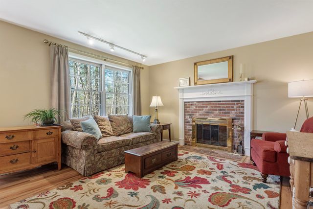 38 Mcintosh Way, Greenland, NH 03840