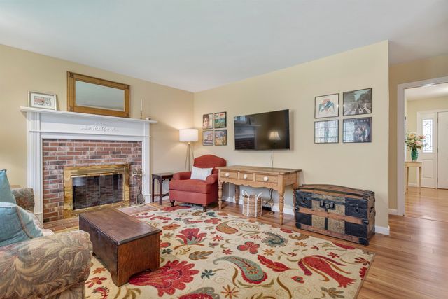 38 Mcintosh Way, Greenland, NH 03840