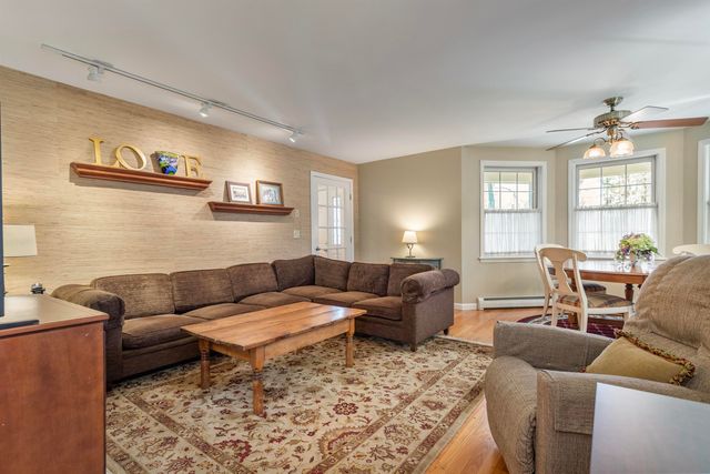 38 Mcintosh Way, Greenland, NH 03840