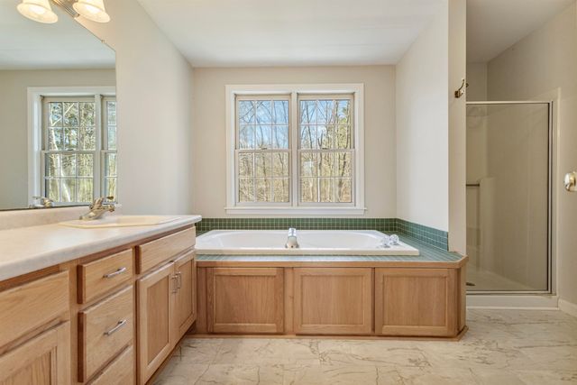 38 Mcintosh Way, Greenland, NH 03840