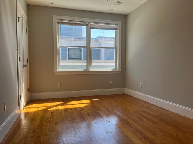 45 Spring Street 13, Boston, MA 02132
