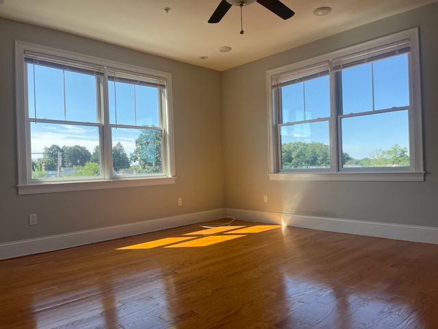 45 Spring Street 13, Boston, MA 02132