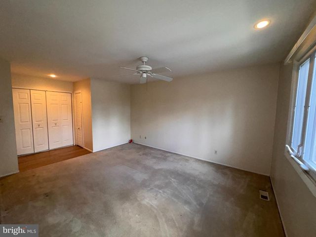 215 E CHELSEA CIR, Newtown Square, PA 19073