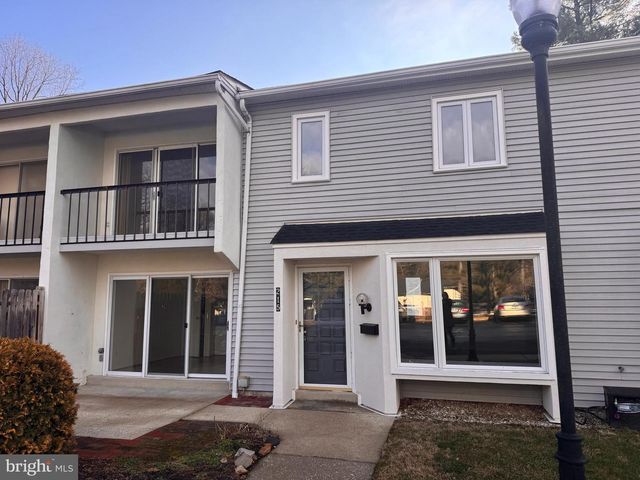 215 E CHELSEA CIR, Newtown Square, PA 19073