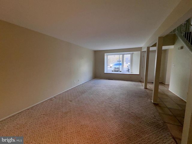 215 E CHELSEA CIR, Newtown Square, PA 19073