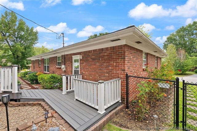 512 Hamlet Drive, New Albany, IN 47150